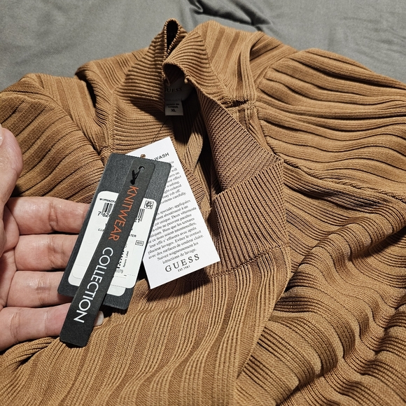 NEW GUESS SWEATER - Picture 6 of 8